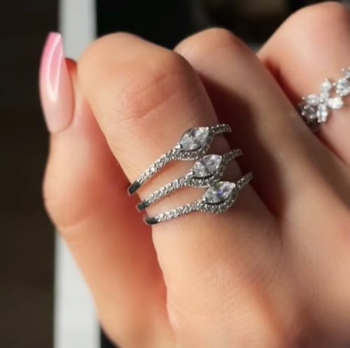 خاتم فضي وذهبي