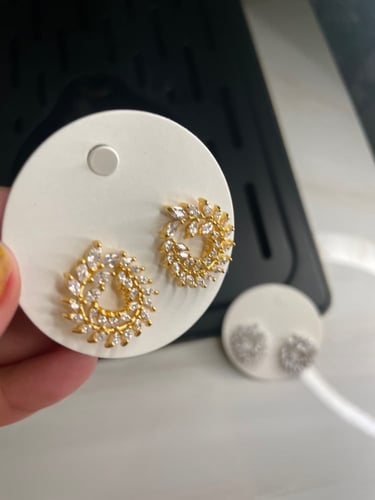 حلق فضي او ذهبي