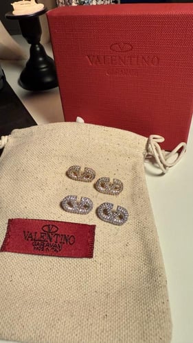 حلق فضي او ذهبي