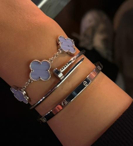 مجموعه اساور