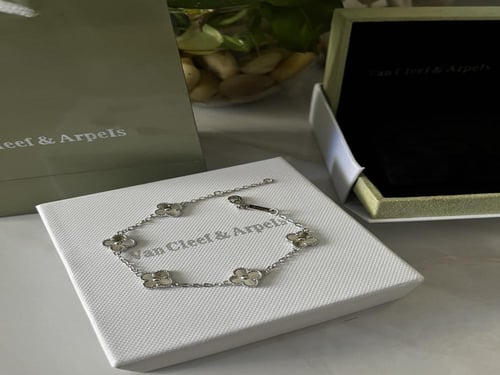 اساور فان كليف ورده صغير