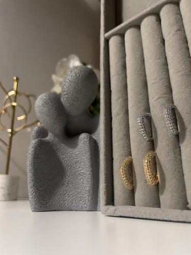 حلق فضي وذهبي