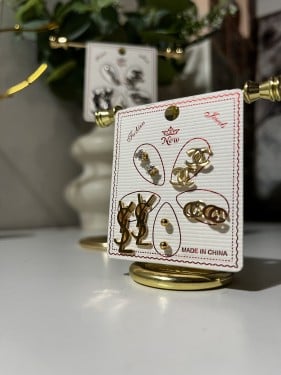 حلق فضي او ذهبي