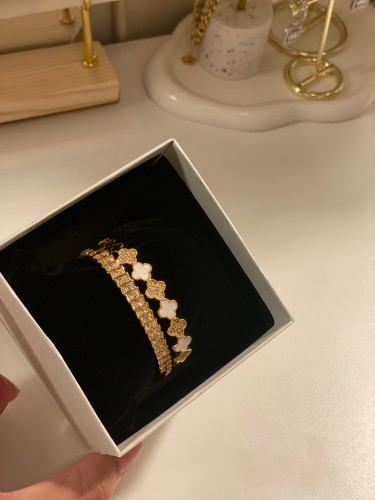 طقم اساور مع خواتم فري سايز الوان