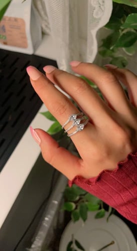 خاتم فضي وذهبي