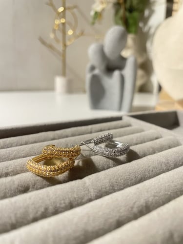 حلق فضي وذهبي