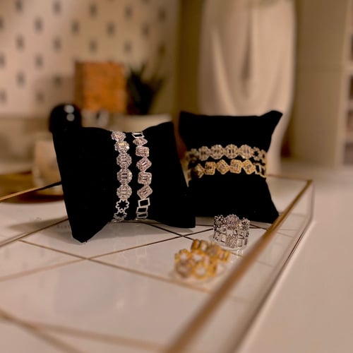 اسوارتين مع خواتم فري سايز