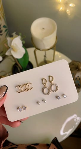 حلق فضي او ذهبي