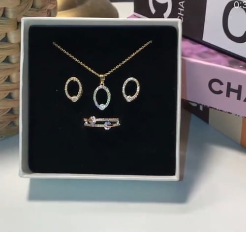 طقم اكسسوار فضي اوذهبي