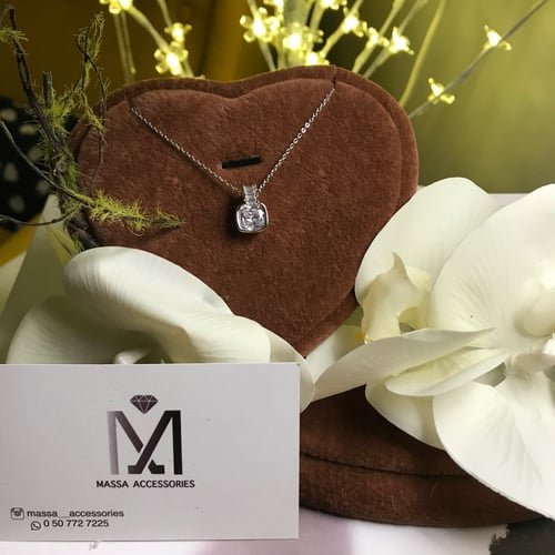 سلسال فضي او ذهبي