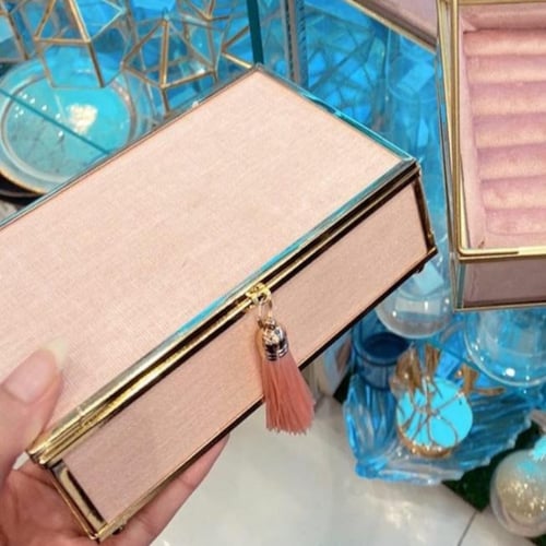 صندوق تخزين للإكسسوارات ، بلون هادئ ، وتصميم شرابة...