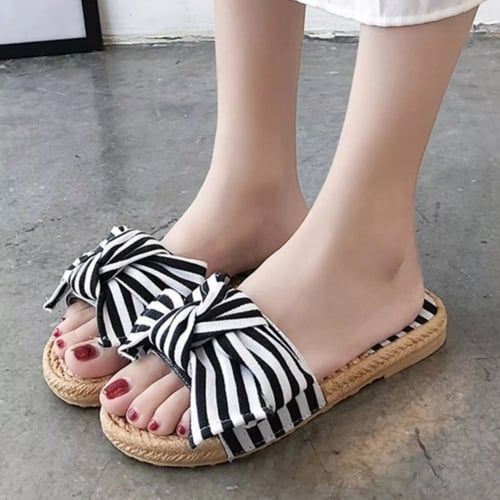 شبشب نسائي بتصميم فيونكة ، تصميم مخطط