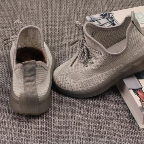 جزمة سبورت للأطفال تناسب البنات ، والأولاد ، متوفر...