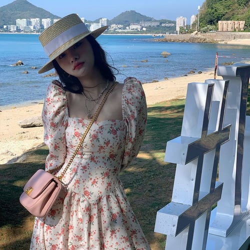 فستان نسائي ناعم و أنيق بنمط مورد ، بتصميم خصر ناز...