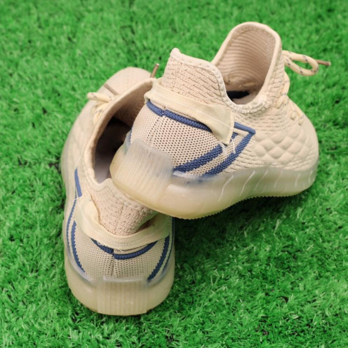 جزمة سبورت نسائي ، متوفرة ب ثلاثة ألون