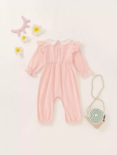 جمبسوت وردي بتفاصيل الدانتيل ، وتصميم مميز