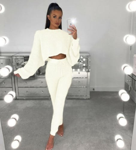 طقم بدلة تريكو جودة عالية ، بتصميم عصري وجذاب ، لو...