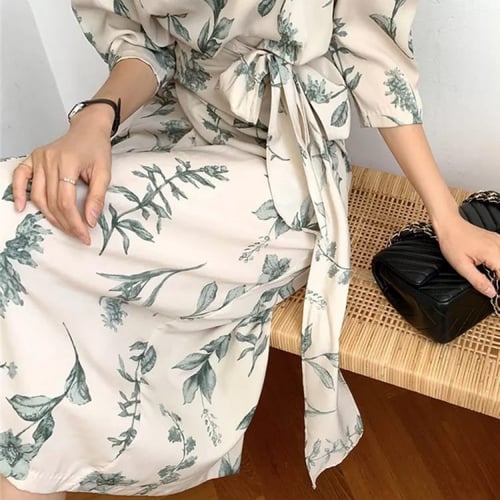 فستان نسائي أنيق برقبة على شكل V بنقوش الأزهار وتص...