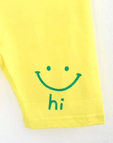 سروال قصير بجرافيك عبارة ، للبنات الصغار ، لون أصف...