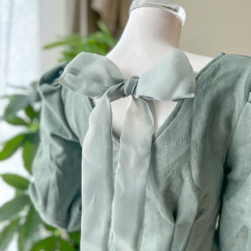 فستان نسائي مخملي طويل ، تصميم كسرات ، لون تفاحي