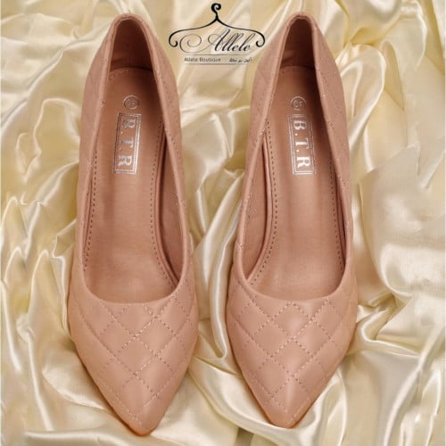 جزمة نسائي ، بتصميم شبكي و كعب متوسط ، لون بيج