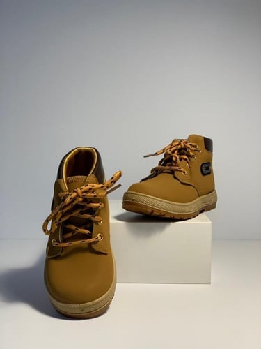 جزمه كاحل بأربطة امامي للاولاد الصغار