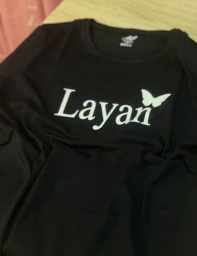 تشيرت نسائي اسود بتصميم حسب الطلب