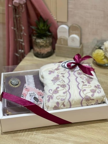 بوكس سجادة مع مصحف مخمل