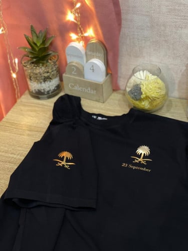 تشيرت بتصميم السيفين و النخله