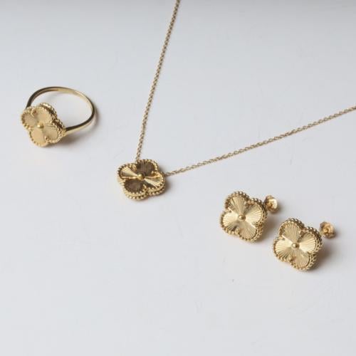 نصف طقم عيار 18