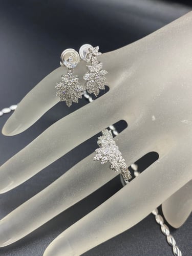 طقم ذهب ابيض عيار 18