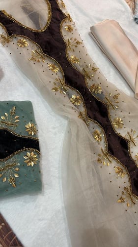 كرستال مع تور