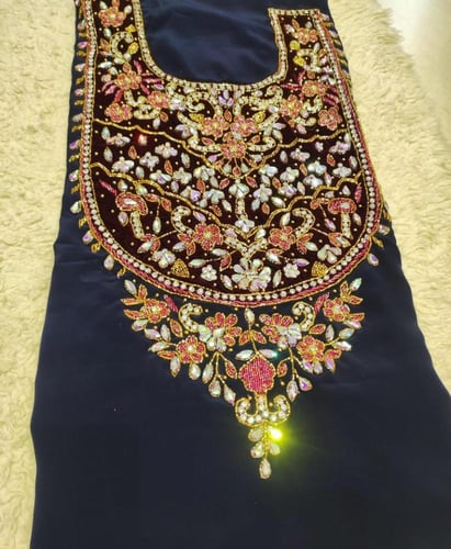 حرير الماس مع صدر مخمل