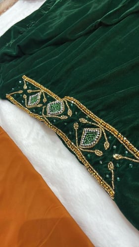 مخمل مع شيفون