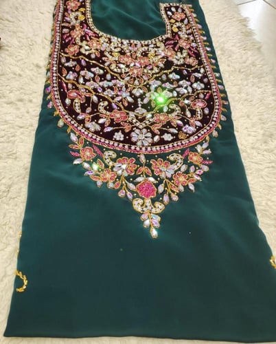 حرير الماس مع صدر مخمل