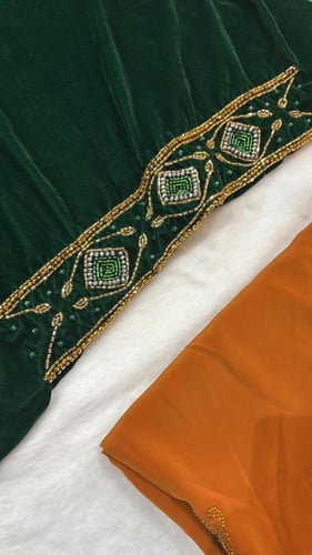 مخمل مع شيفون