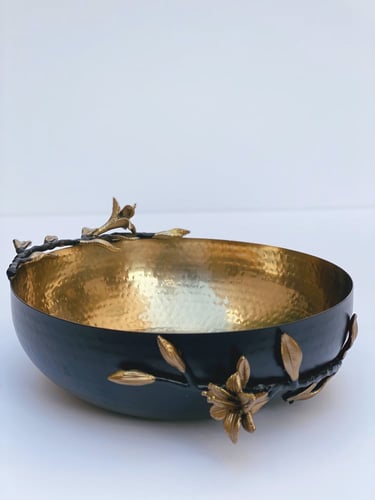 صحن مدور كبير بمسكة اغصان