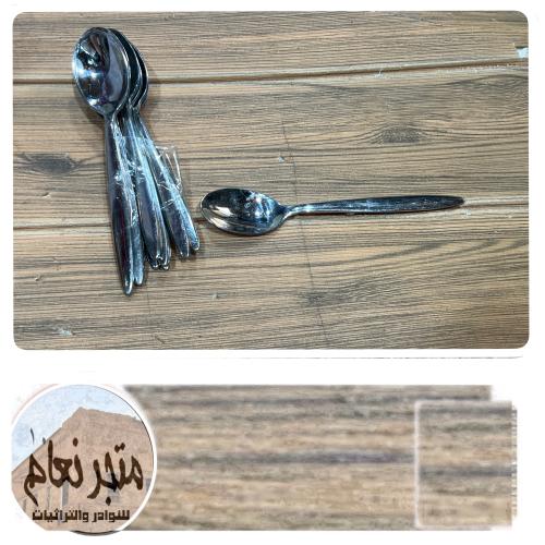 درزن ملاعق مجهولة المصدر والصناعة