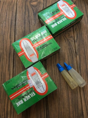 درزن غراء (صمغ) تايلندي قديم ناشف