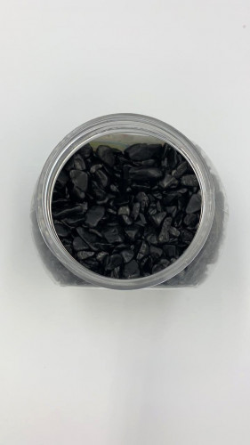 حجر ملون أسود