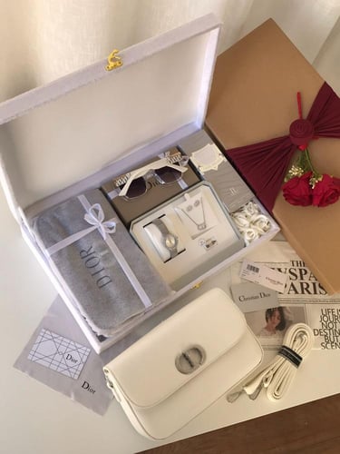 بوكس نسائي ديور