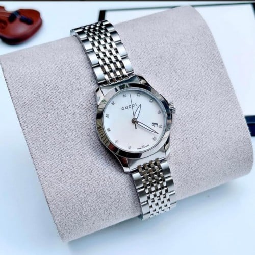 ساعة قوتشي نسائي مينا صدف والماس