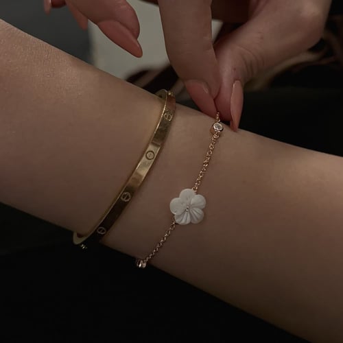 اسوارة وردة الصدف