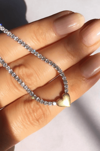 عقد زيركون وقلب