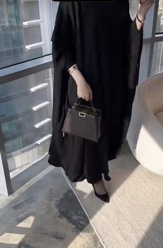 عبايه نص بشت قماش كوري بلاك بيري