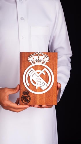 درع فخم بشعار ريال مدريد