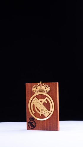 درع فخم بشعار ريال مدريد