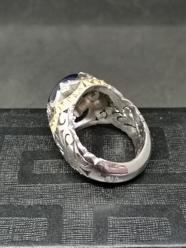 خاتم الفضة بحجر اوبال طبيعي بصياغة جراح ومرصع بالا...