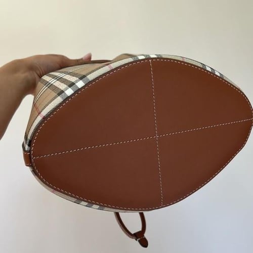BURBERRY small checked bucket bag