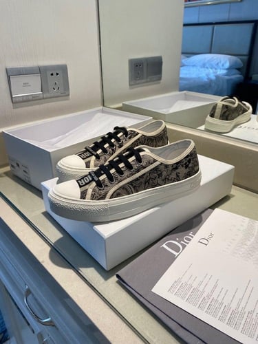 Dior Walk'n'Dior Sneaker